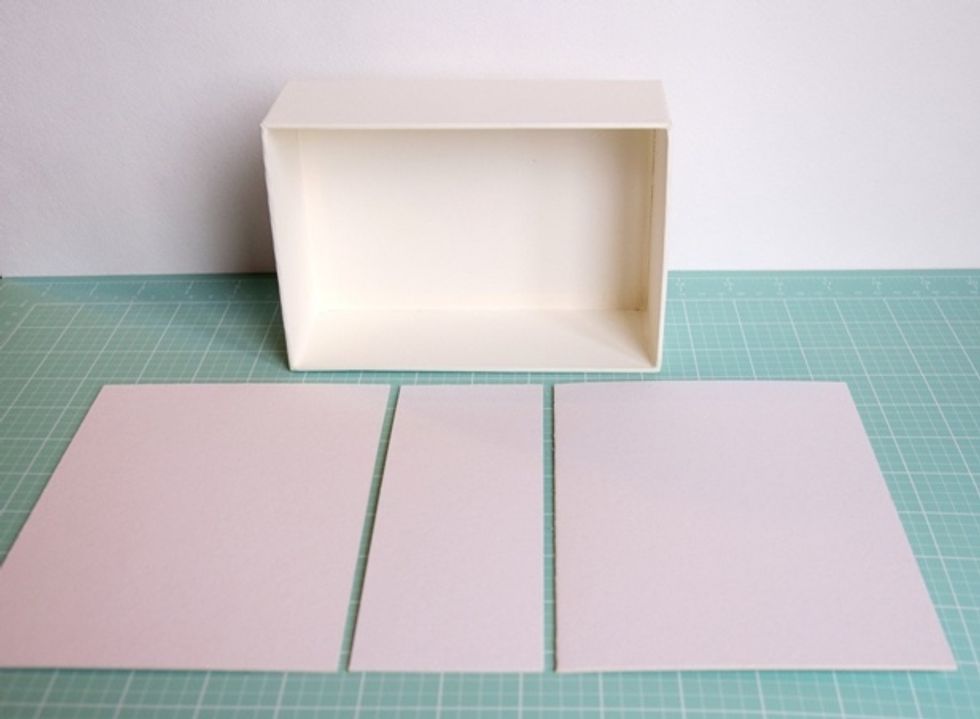 I make myself a book-box.  You can simply decorate a Graphic 45 Book Box-Ivory 4501161 instead of making one yourself, easy, right? So lets get started!