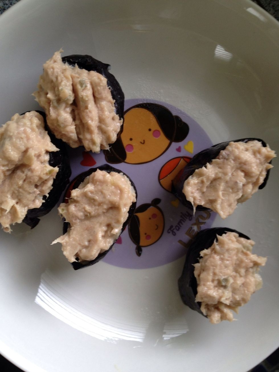 I make some tuna mayo also (just put the canned tuna mayonnaise on top of the sushi)