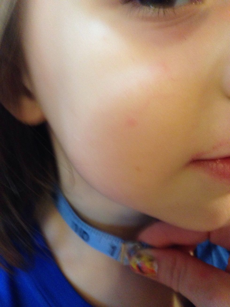I measured my daughters neck.