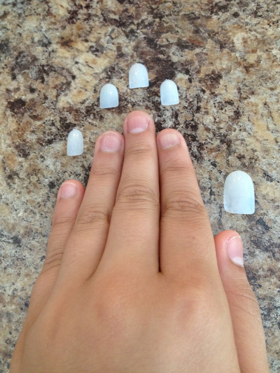 I measured which nails fit which, and I put them in order to remember.