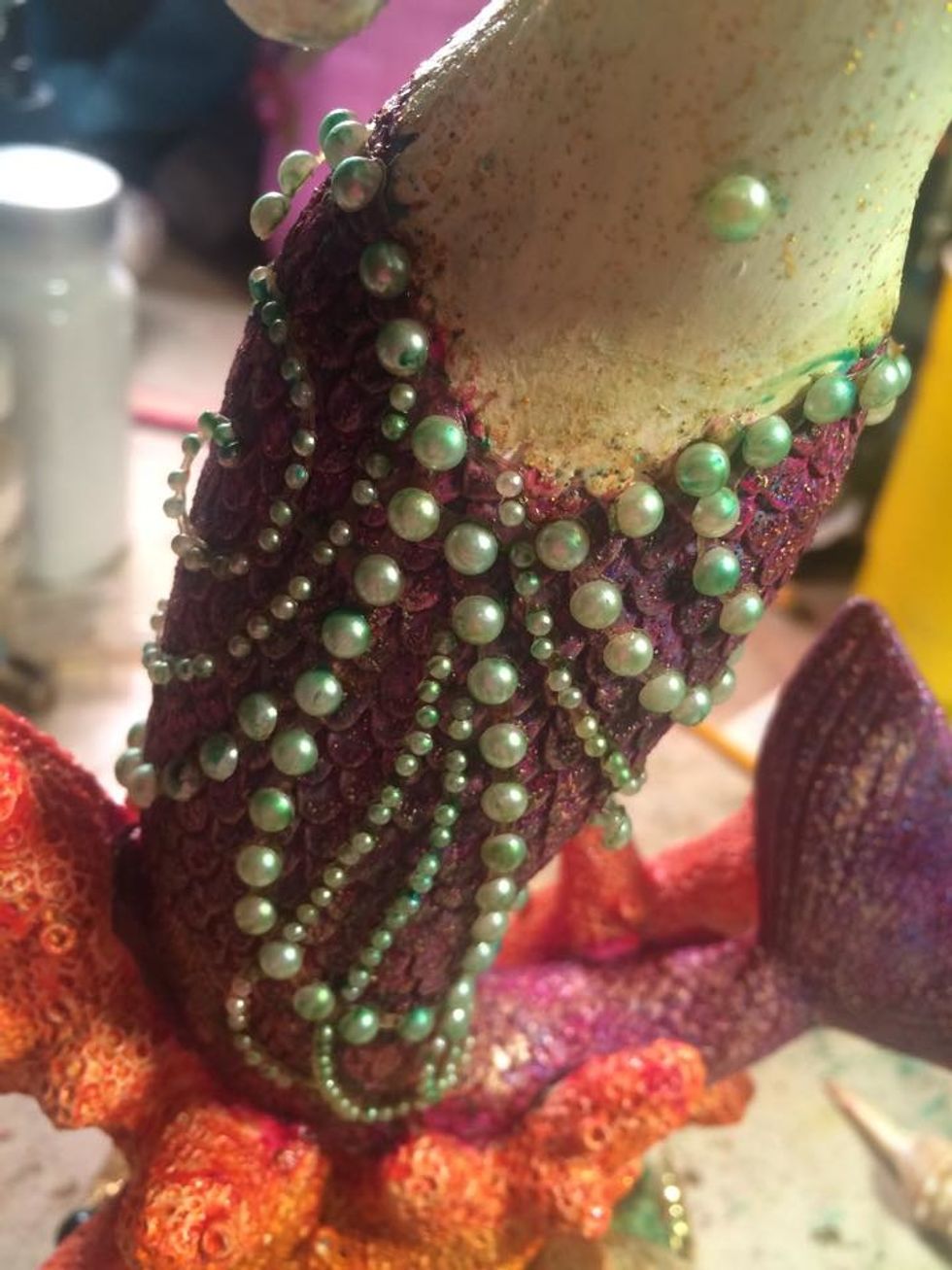 I misted her tail and the pearls with Salted Caramel. I wanted some blue. I grabbed my Fiji and while the Mist was still wet, brushed it lightly over the pearls...LOVEEE how this turned out.