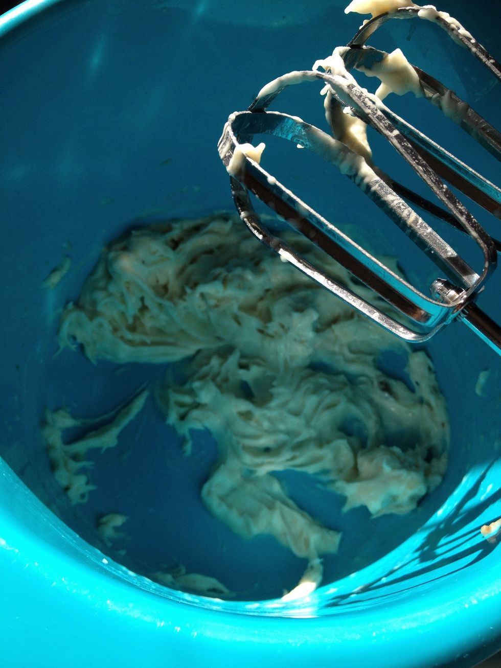 I mixed mine with a hand mixer and now you can see how smooth you want it to be