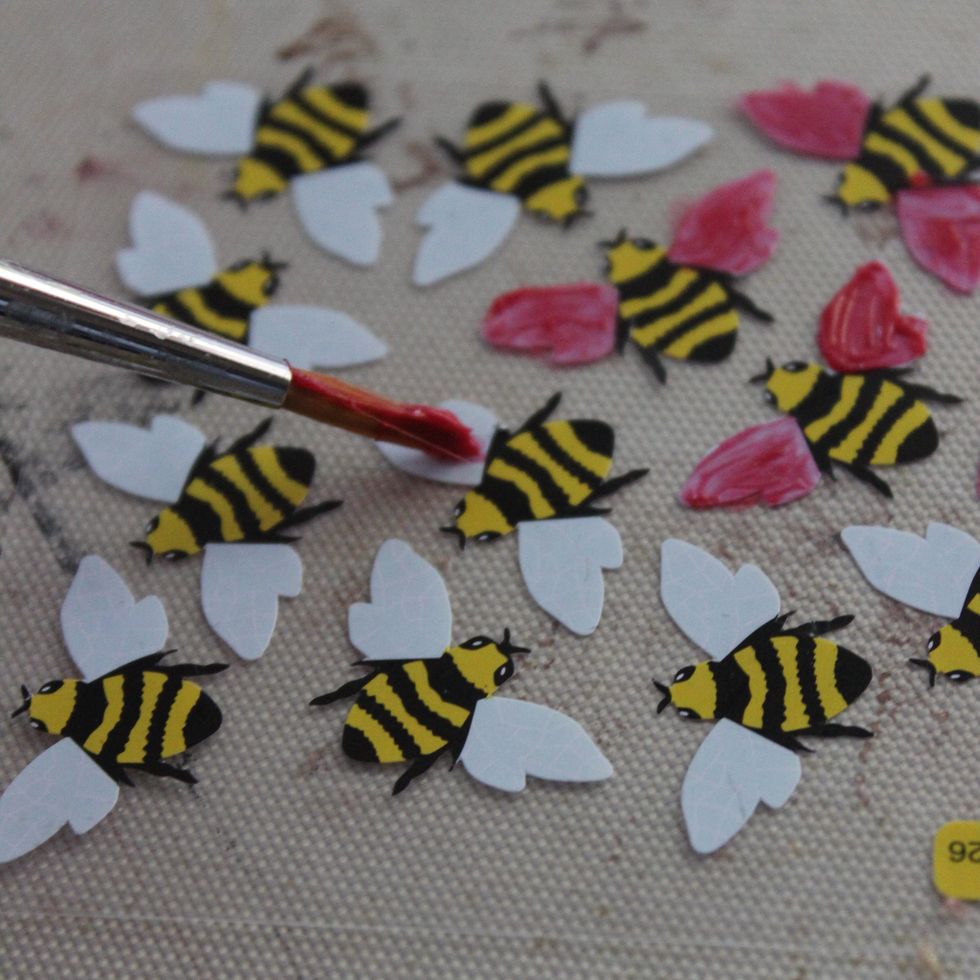 I painted the wings of all the Bee's with Sorbet in Mi Bella
