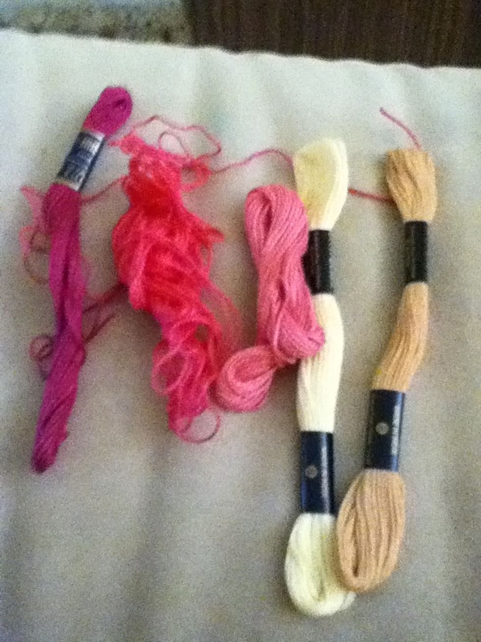 I picked 5 colors, you can pick more or less. I suggest using 4 or more, but if you only want two then you can just double up on the strings, so it's okay.