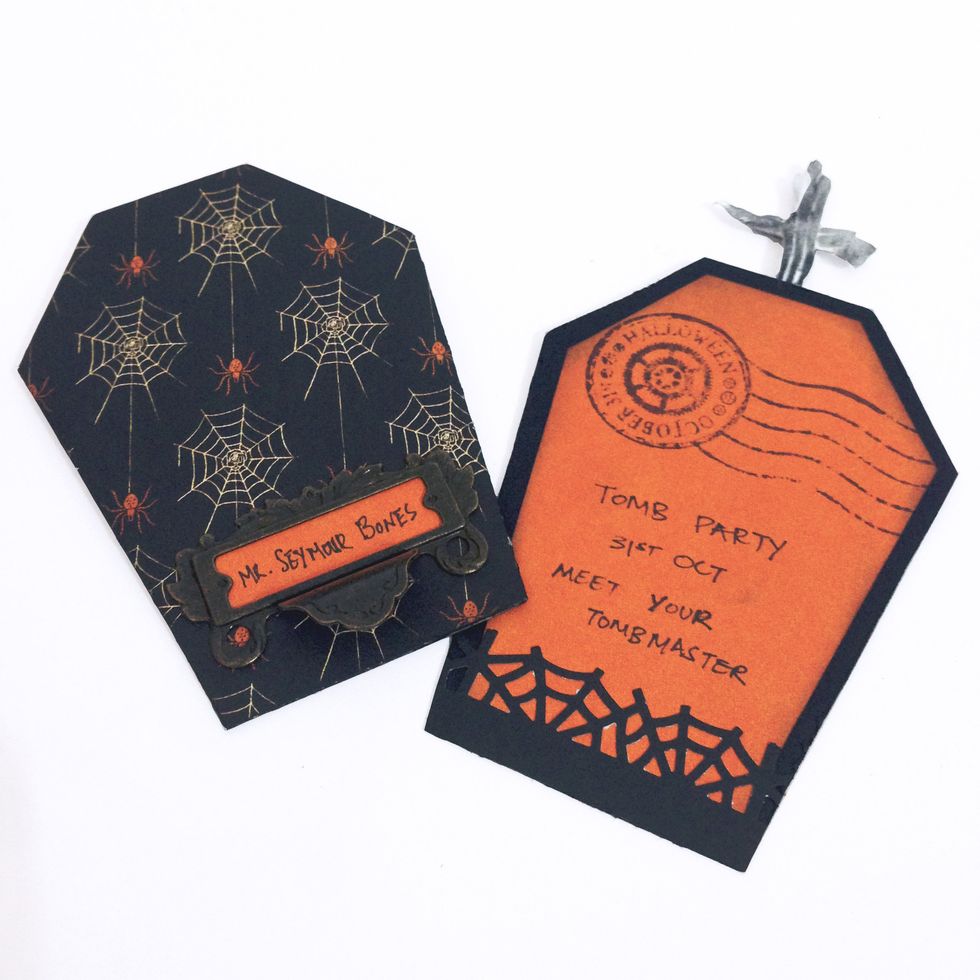 I place a label staple at the back of the pocket so that it could serve as a stand...