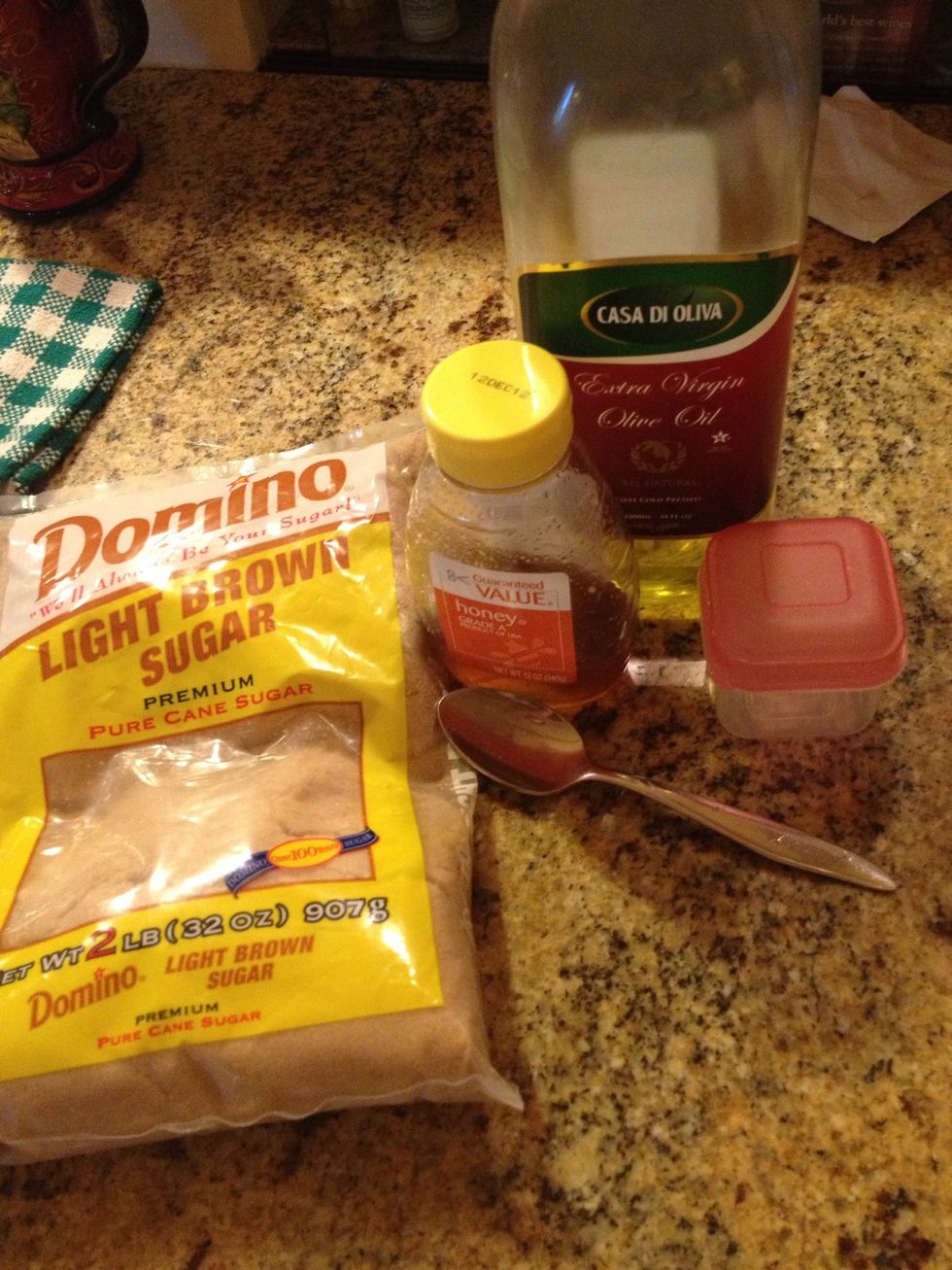 I prefer light brown sugar but you can use any type of sugar that you have! Also, olive oil can be substituted for any oil in your pantry.