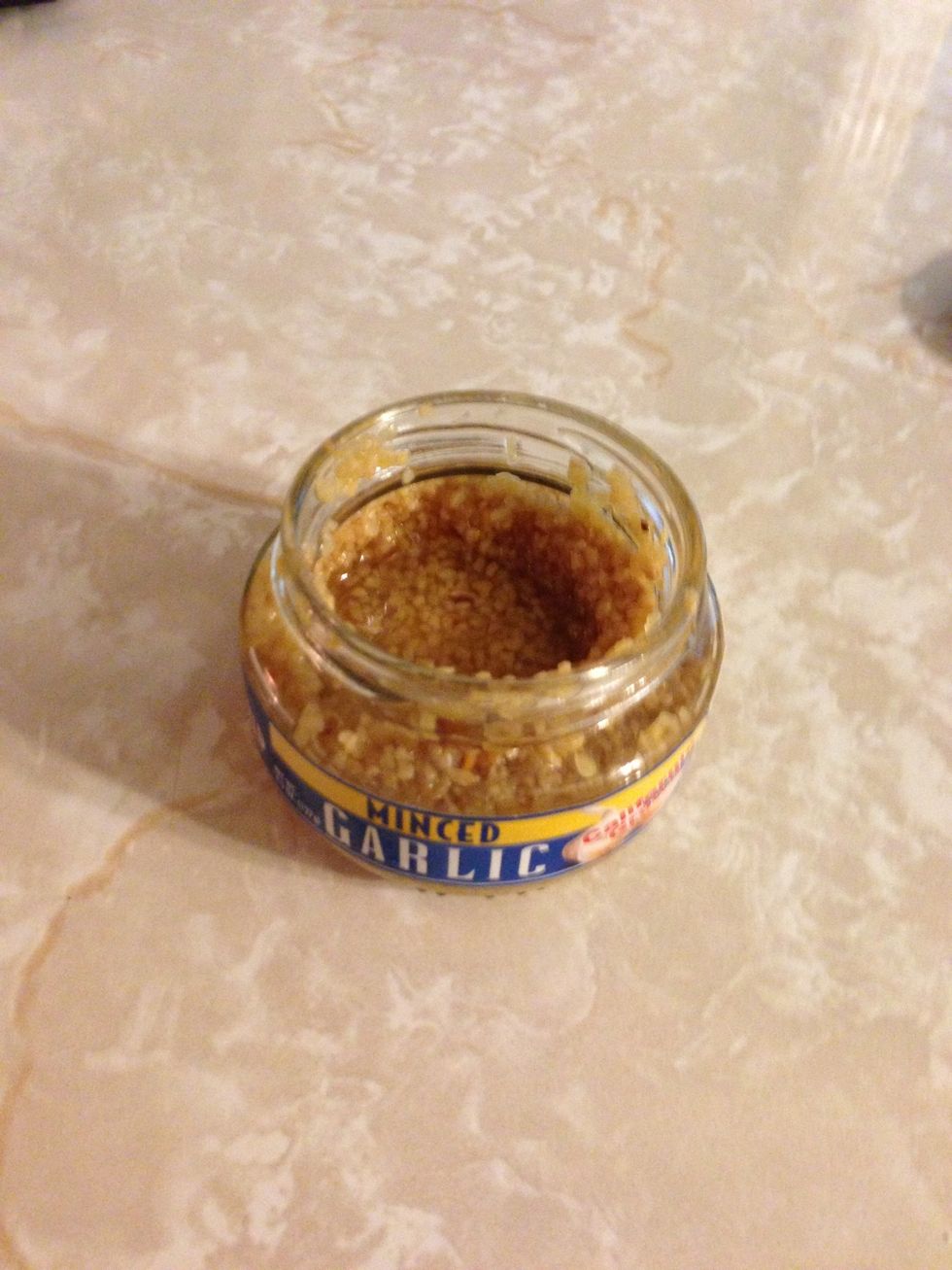 I prefer minced garlic over powder. Fresh garlic is great but a bit of a hassle. Add more garlic if you like.