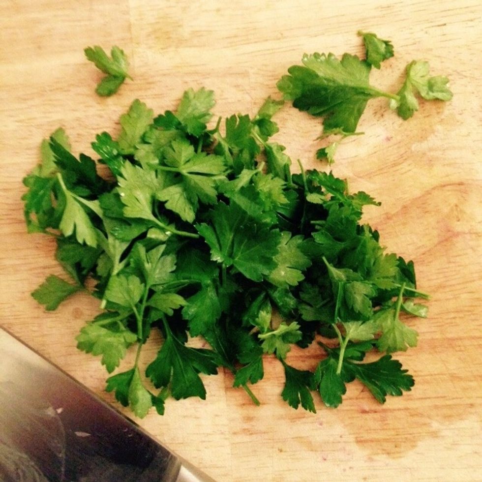 I prefer to use flat leaf parsley, but you can use coriander(cilantro) if you prefer. Rinse the parsley and pick the leaves.