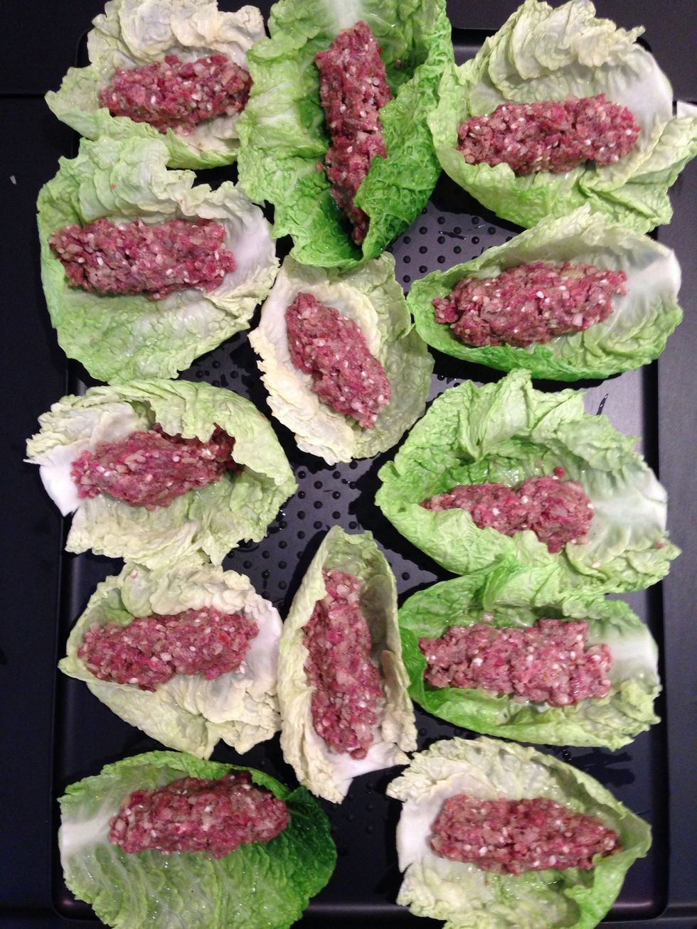 I separate the stuffing among the leaves