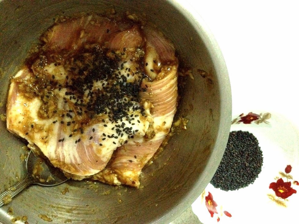 i sprinkle roasted sesame seeds too :) after uou mix everything, put the bowl in a refrigerator for 30 mins