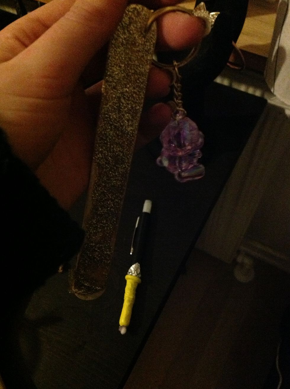 I started with some cop toad, and when covered it with golden glitter. Added a keychain \ud83d\ude48\ud83d\ude49\ud83d\ude4a this one is my favorite