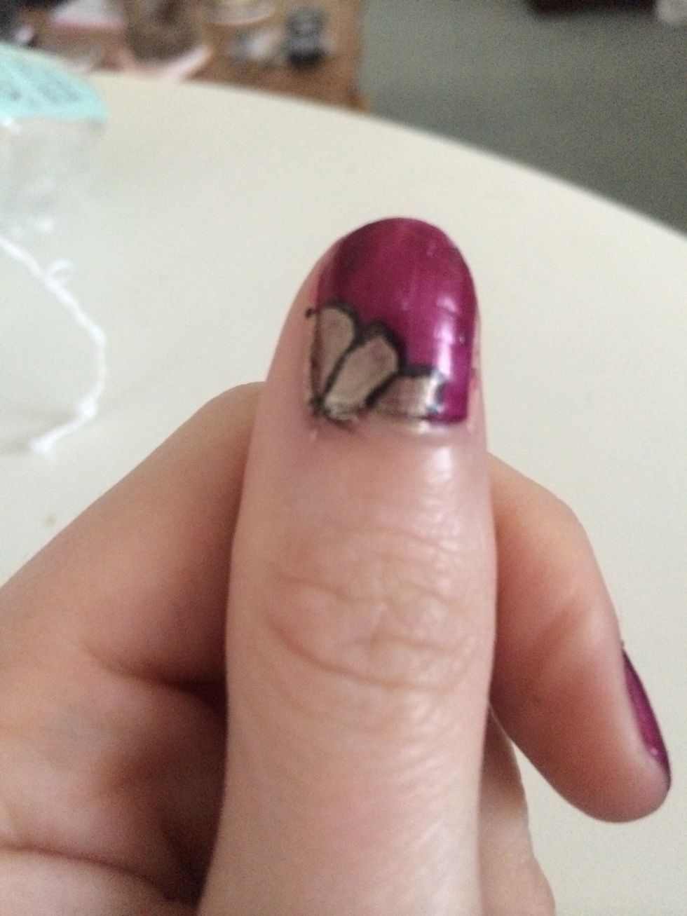 I then drew two lines using the pen to make it look like petals.