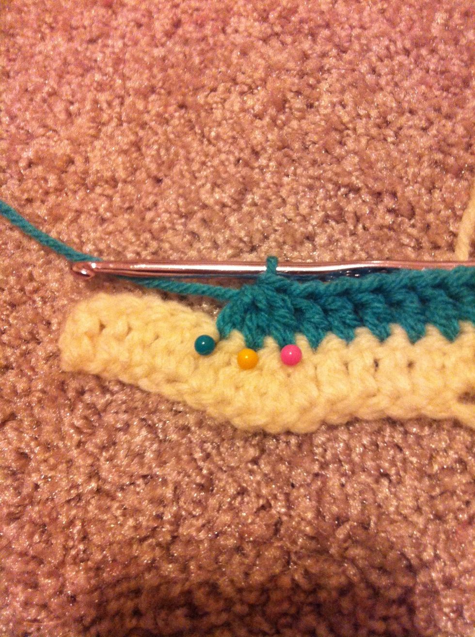 i think you got the idea now, right? 5 more double crochet into the next 5 stitches.
