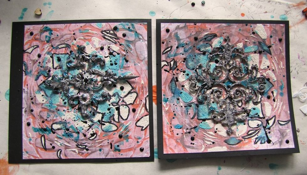 I thought it's still not so messy, as I like ;) so I cretaed some black splashes with Acrylic ink.