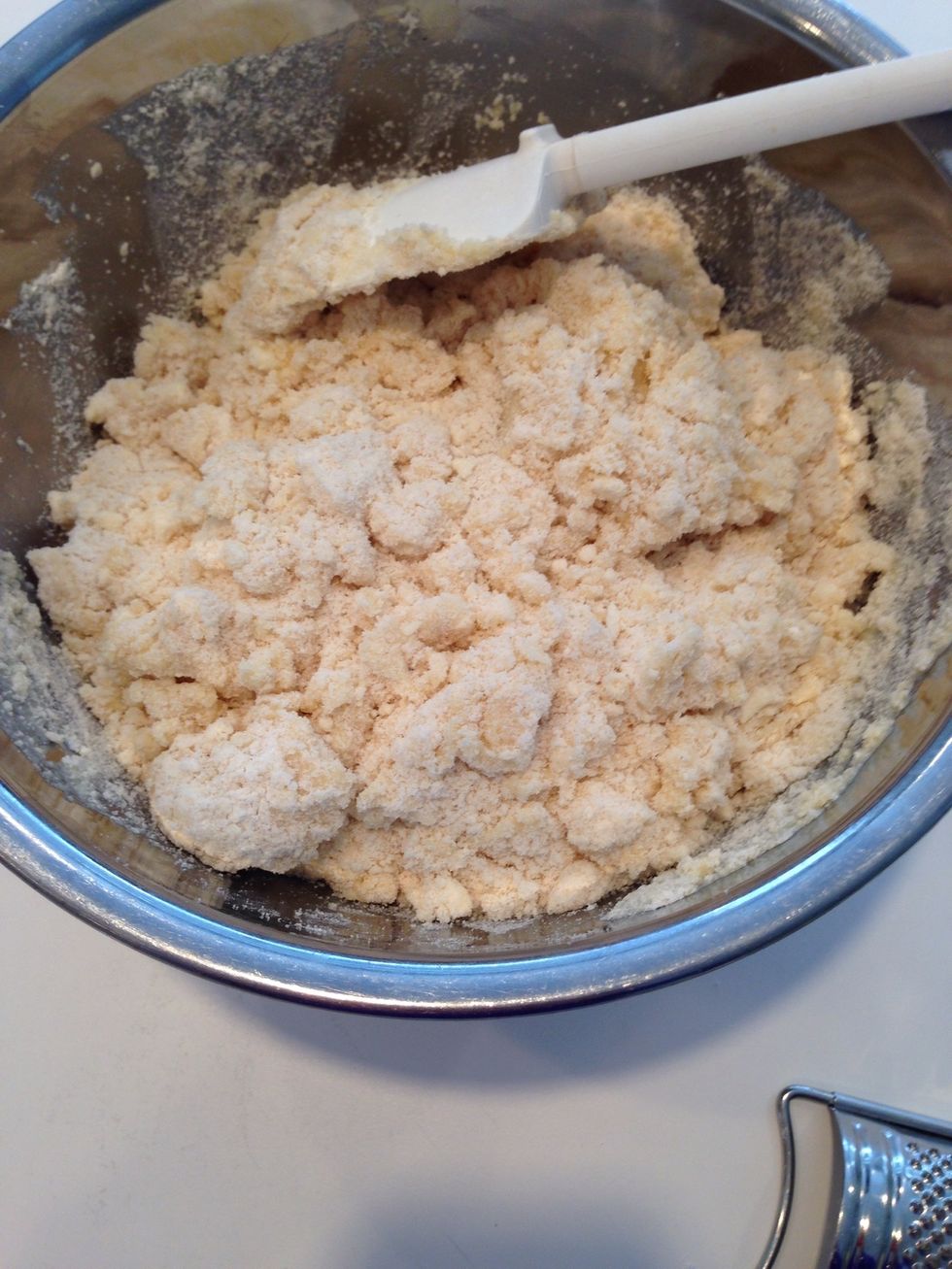 I told you these were doughnuts but they are, in fact, muffins. The best muffins. Would you read another muffin recipe? No. So, do as your mother told you and mix gently. Barely get everything moist.