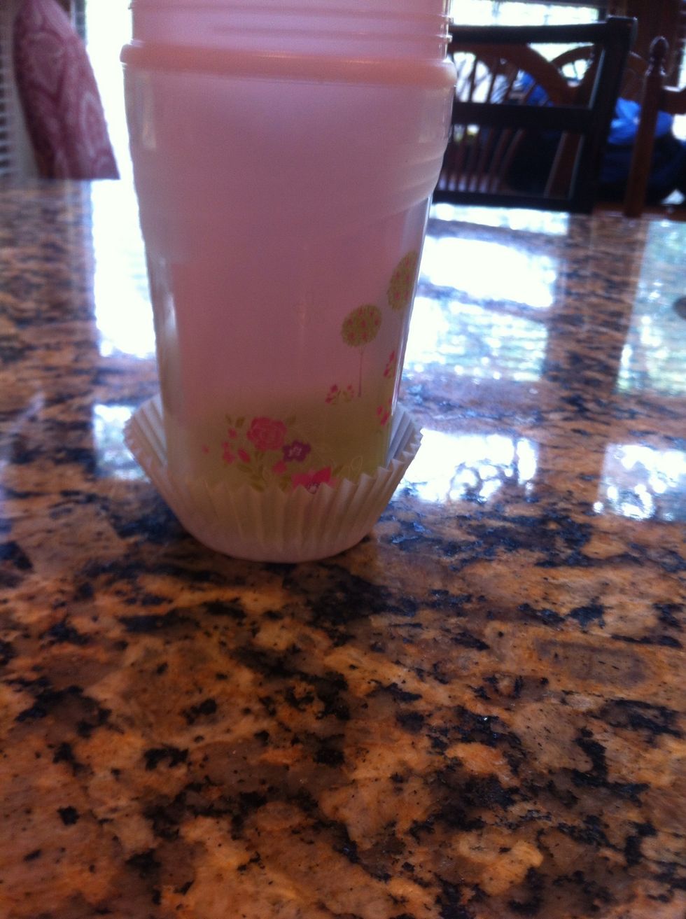 I took one of Molly's cups and placed liner over it, used it to smash down the graham cracker crust