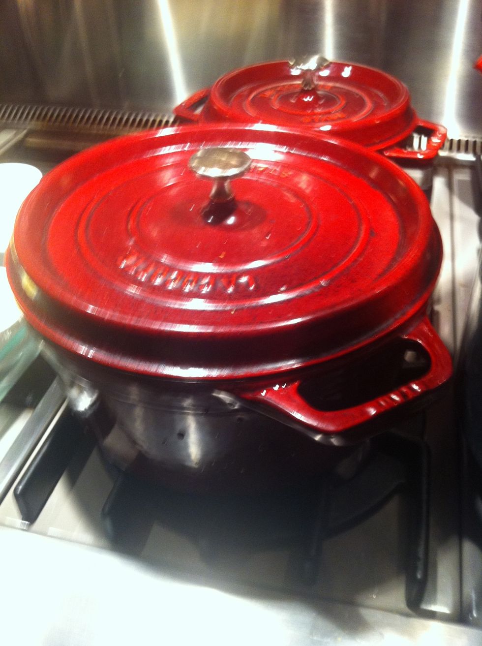 I use a Dutch oven and put it in a 500 degree oven to preheat.