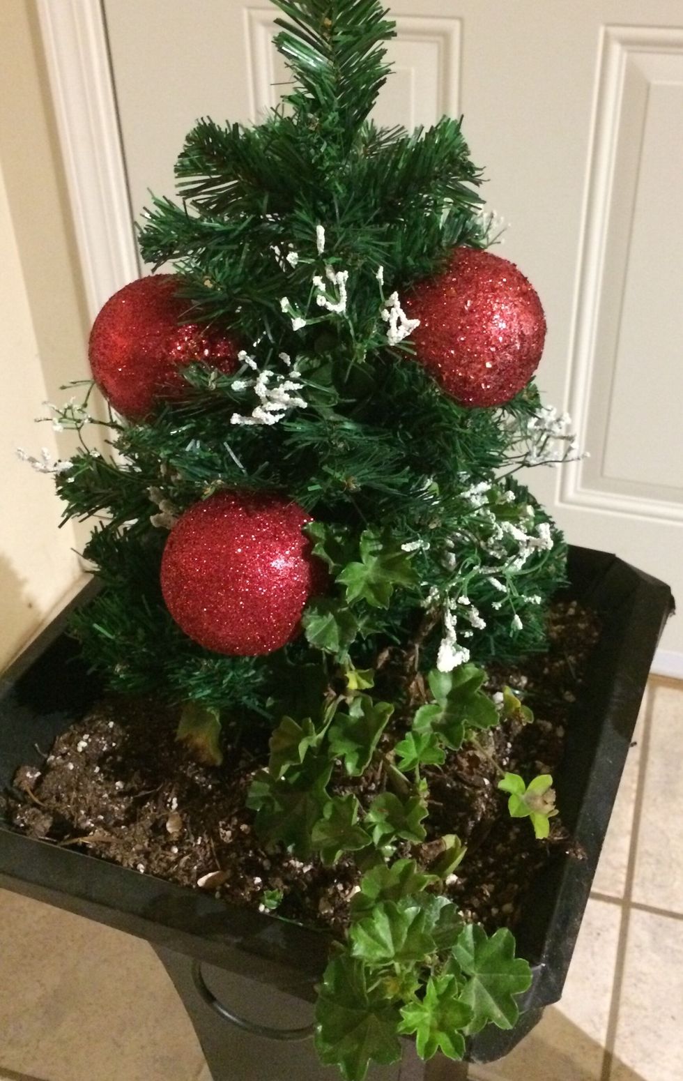 I use a triangular style of placement with an odd number of pieces to balance the weight. I'm no pro by any means, but if I can make it look good so can you.