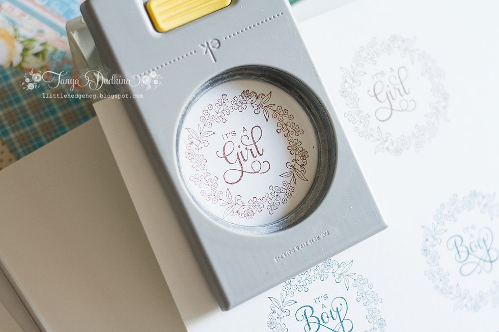 I use EK success 2.1/4" punch which perfectly fits the wreath stamped picture.