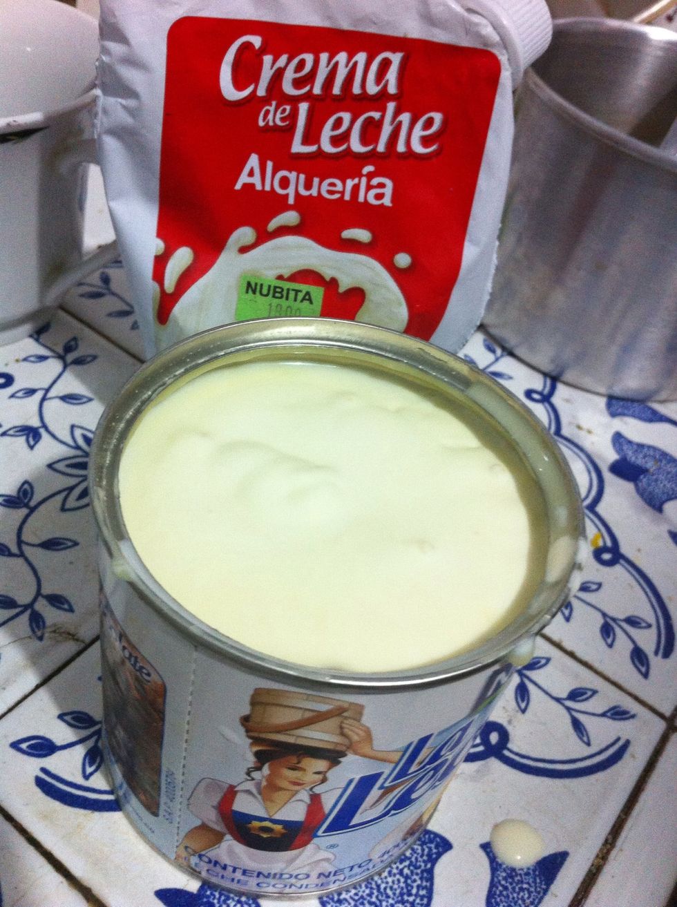 I use milk cream of alqueria which is a great brand for this in Colombia, but you can use the best you find..