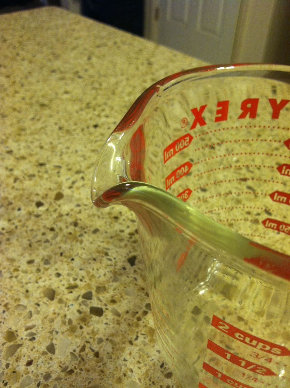 I use Pyrex to mix all my ingredients bec. It has a spout easy pour to my empty spray bottle.