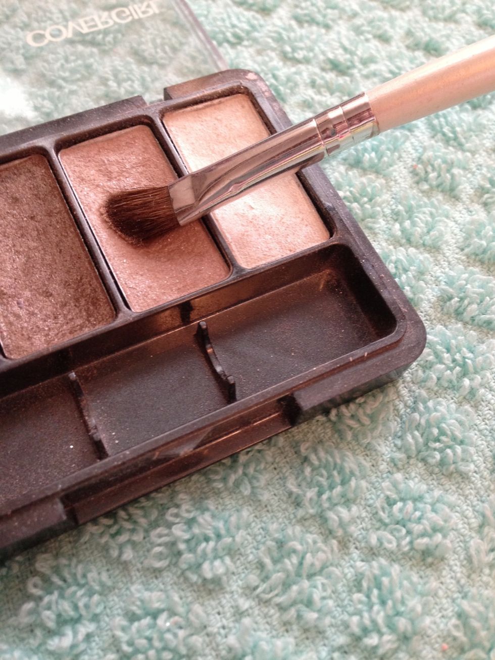 I use the light pink from the Covergirl palette on my lid.