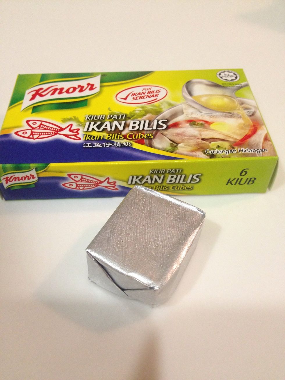 I use this ikan bilis (anchovies) cubes as soup base.