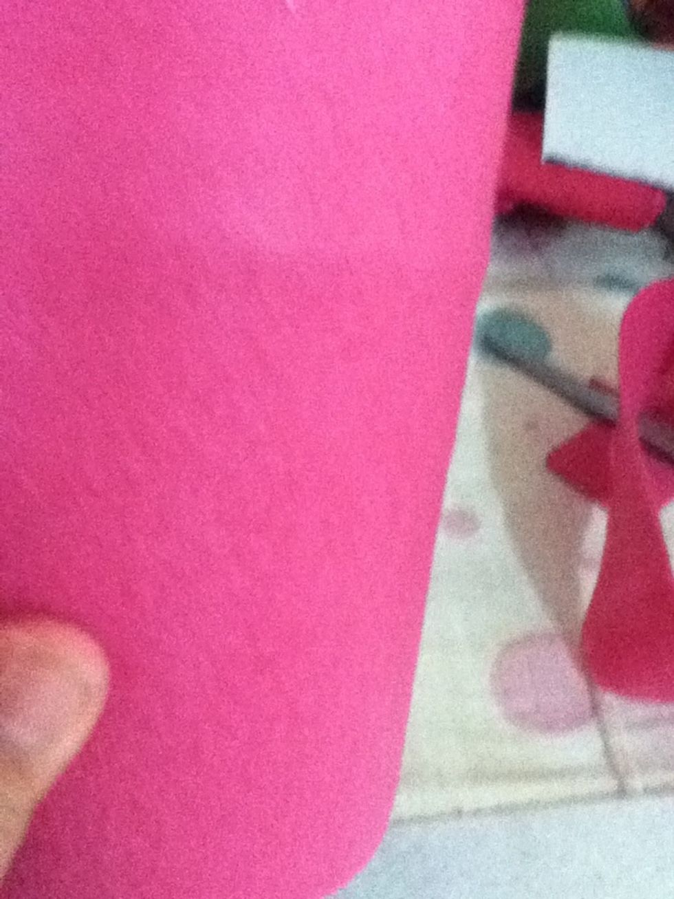 I use white base cos wen i put it on the can its little dark