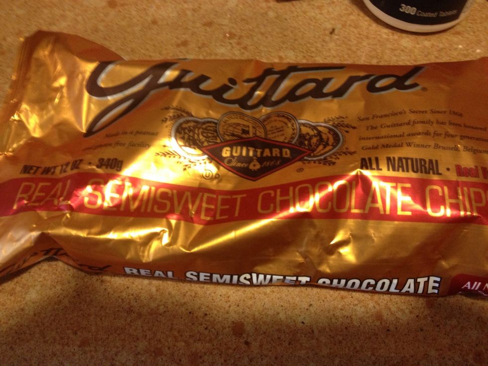 I used 1 bag of good quality chocolate chips. You can use dark or white chocolate chips.