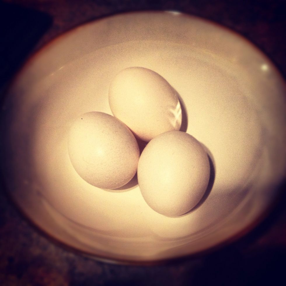 I used 3 jumbo eggs. ---- He usado 3 huevos de tama\u00f1o Jumbo