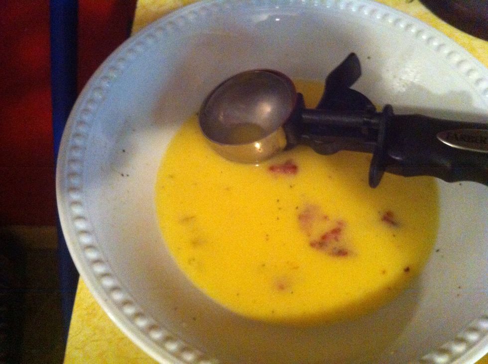 I used 5 eggs and I had leftovers.