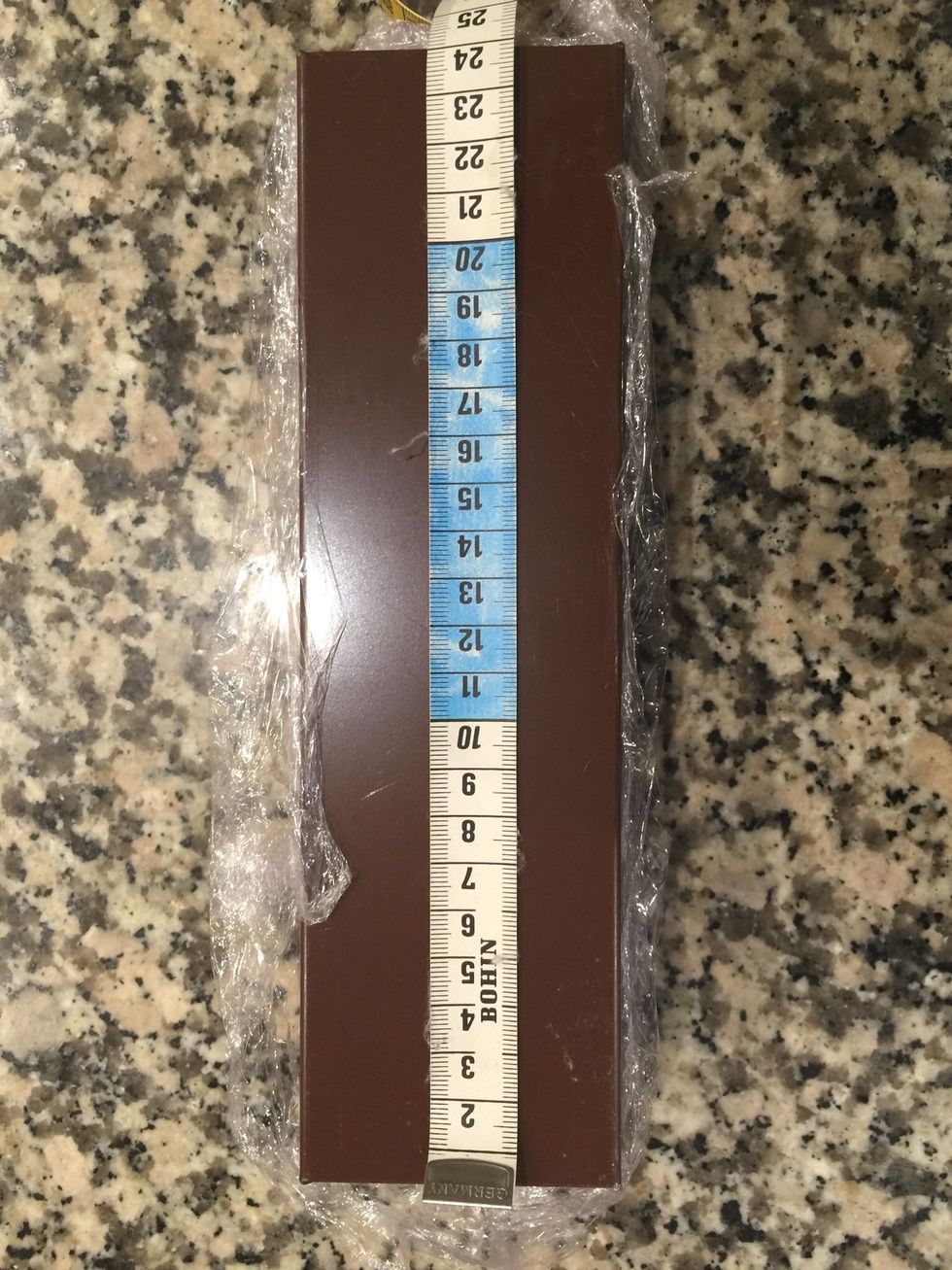 I used a cake mould 24 cm x 7 cm