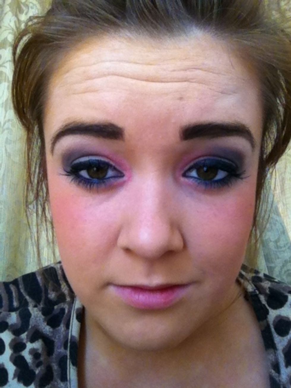 i used a essence brow pencil to darken my eyebrows #2 brown :) and a highbrow shadow to highlight them by putting it underneath my eyebrow :)