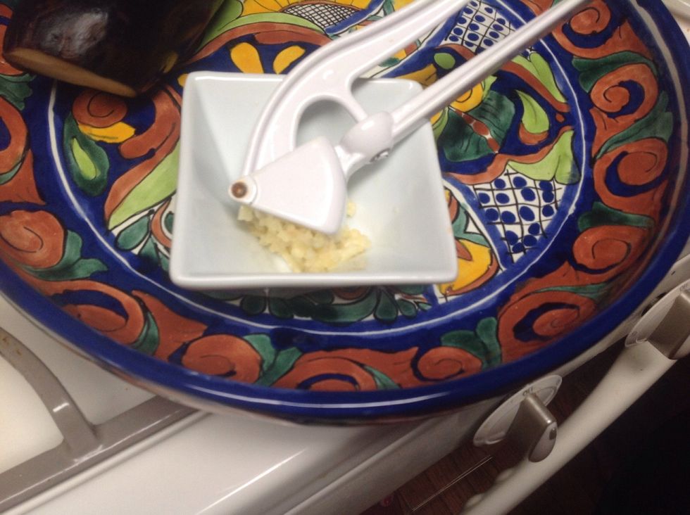 I used a garlic masher as I said before... it was so strong! I love garlic, so I rec to anyone who loves garlic!