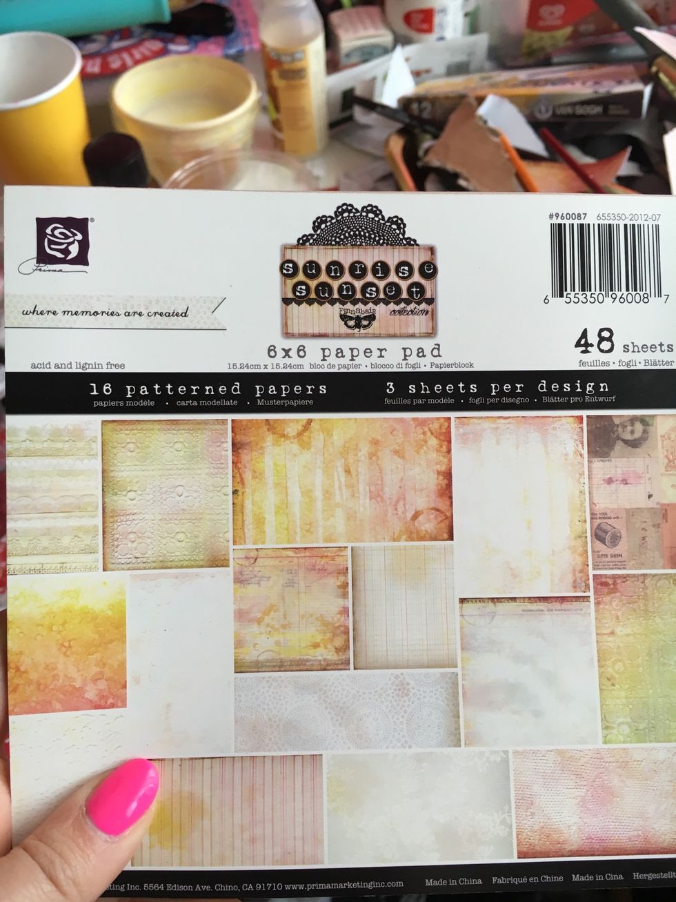 I used a piece of scrapbooking papers Sunrise Sunset by Prima Marketing