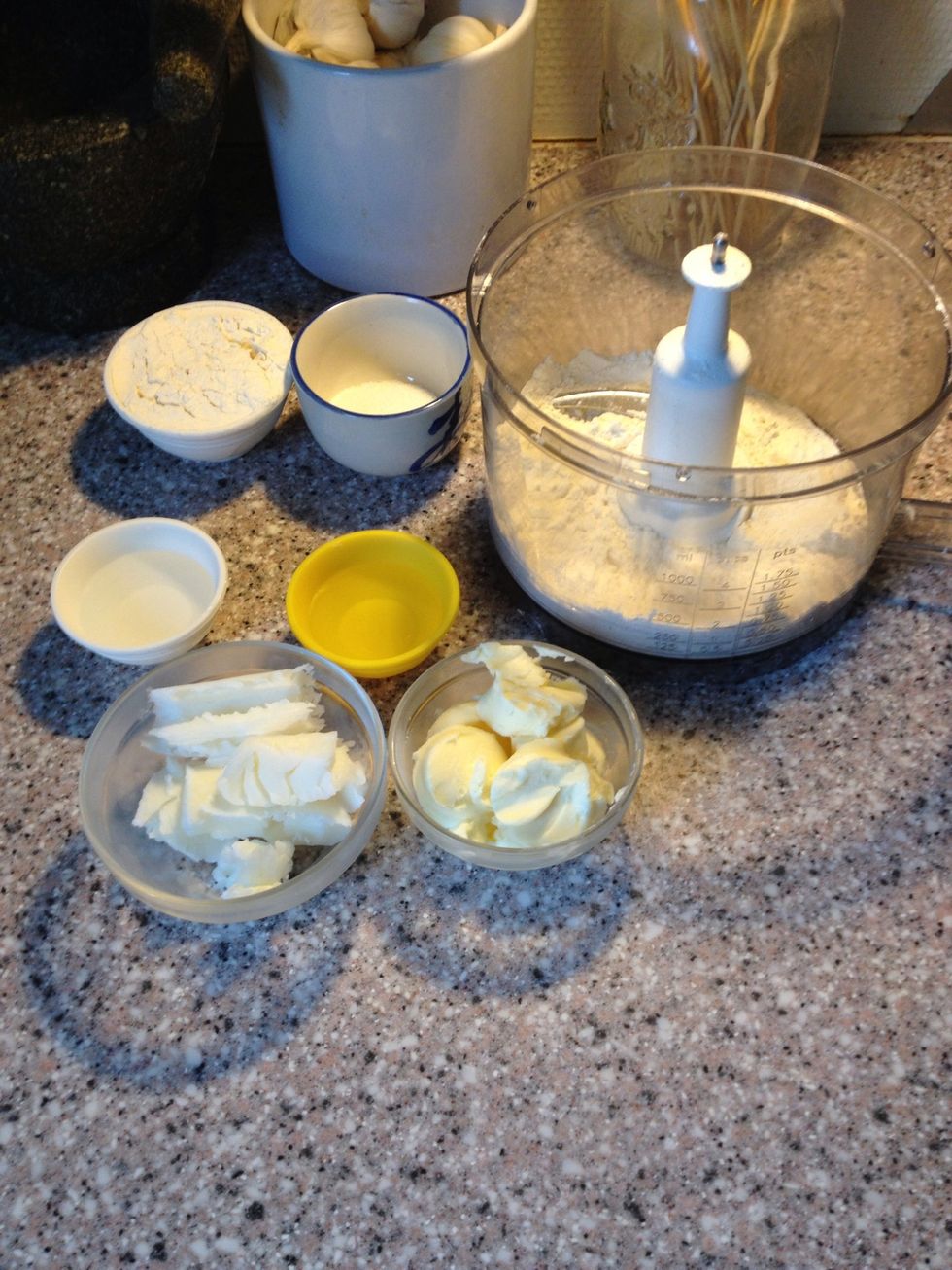 I used a recipe for the pie crust I found in Cook's illustrated, The science of good cooking. If I only could have one cooking book, this would be it.