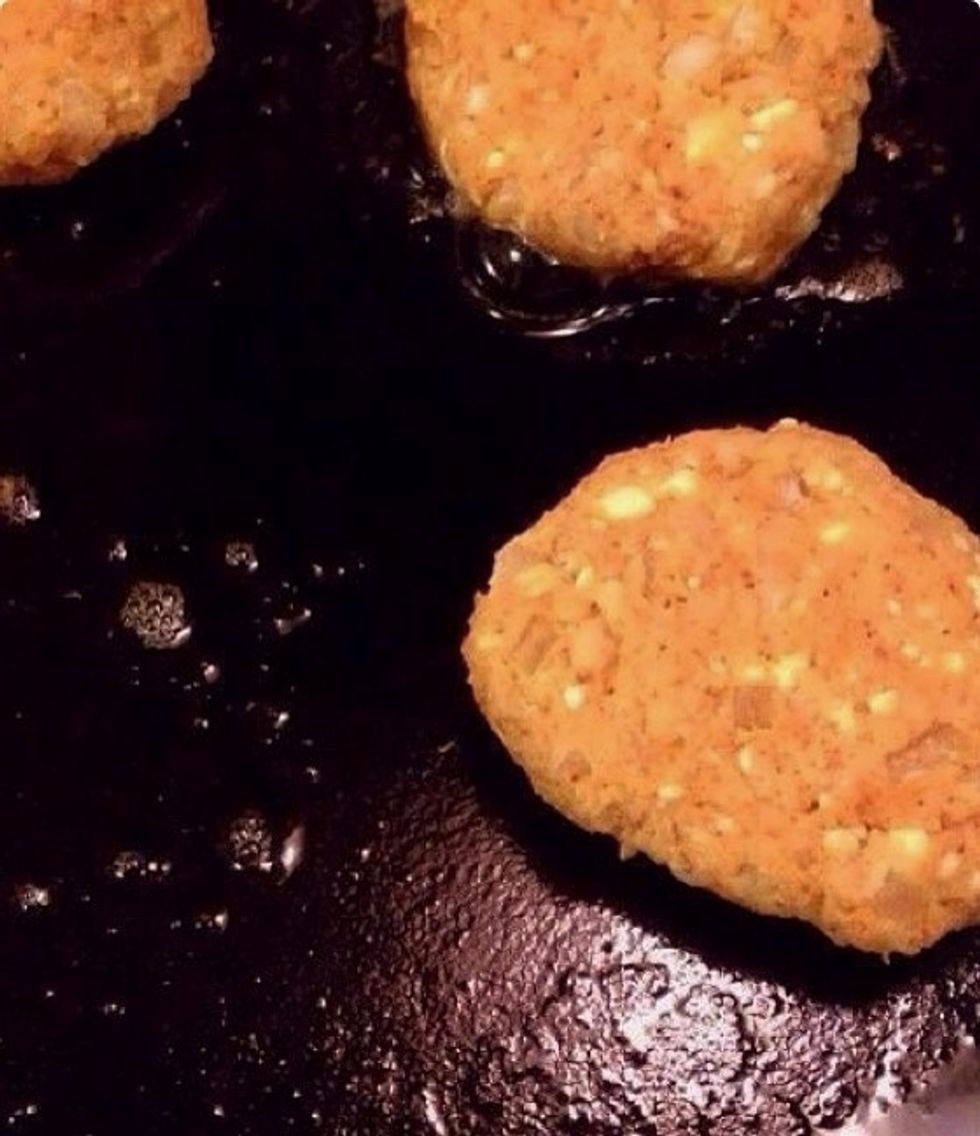 I used a skillet which I think gives the best result.