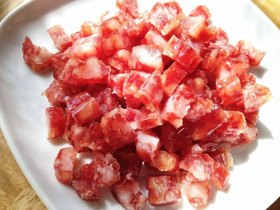 i used chinese chorizo here. u can substitute with leftover roasted meat, shrimps, ham, etc