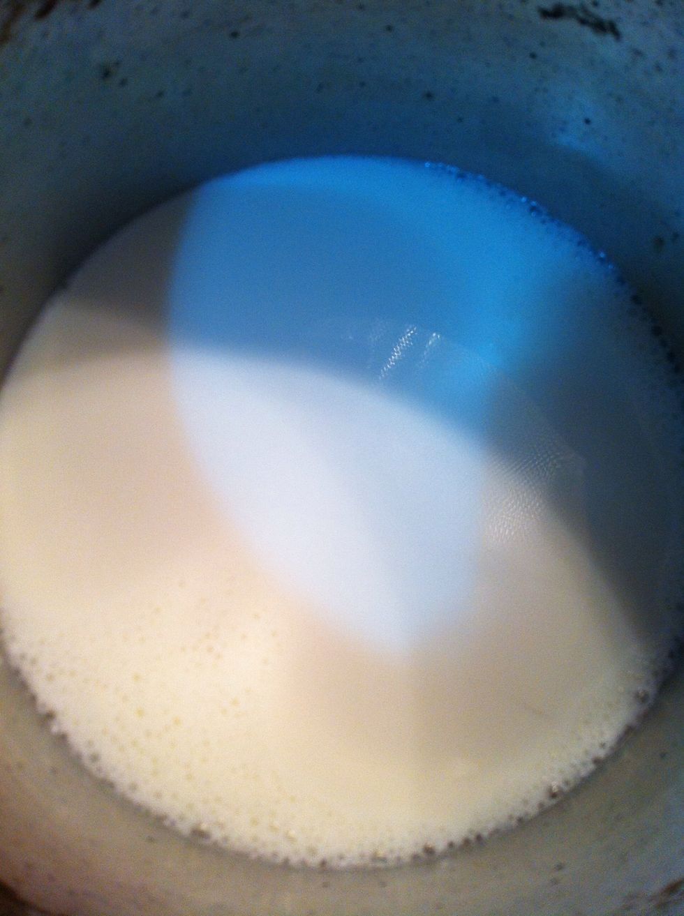I used just half a liter of milk, pour it into a hot pan