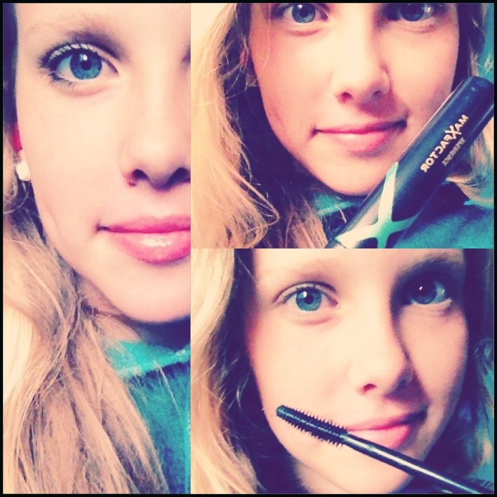 I used MaXfactor Xperience Volumising Mascara... Thin brush:) Lightly appeal/brush on the mascara (thin layers) start with the upper lashes and then go the lower ones. Forget about mistakes!
