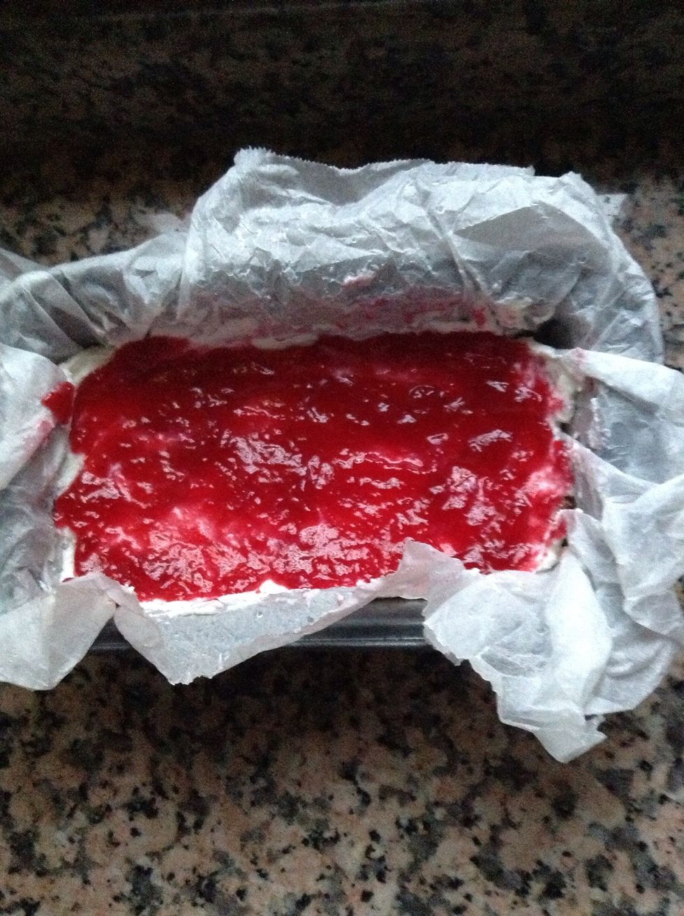 I used some currant jam 'cause I like the contrast between the ricotta sweetness and the currant freshness.