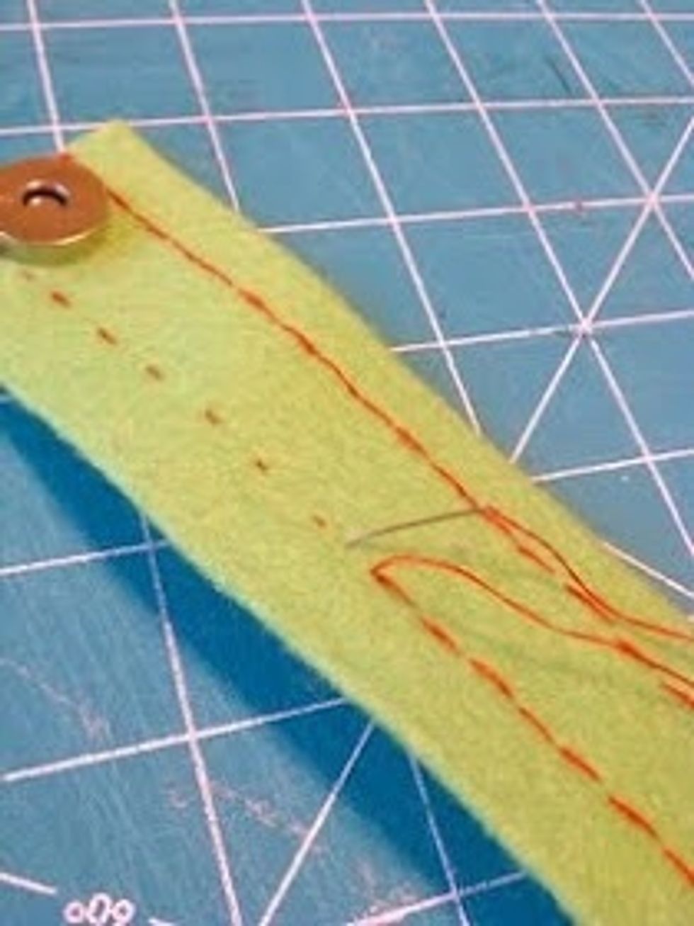 I used those lines to hand see the decorative thread.