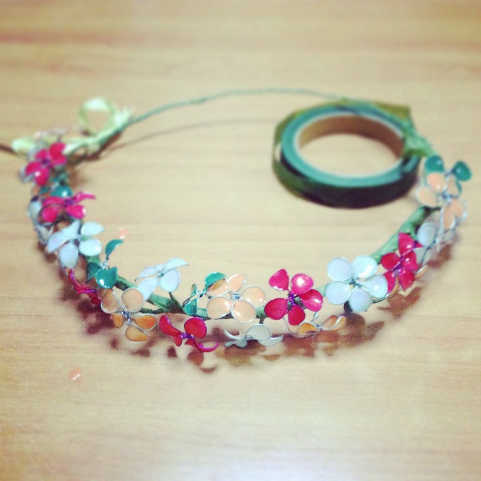 I've completed from one loop downwards to the centre of the wreath and have yet to start on the other loop downwards.