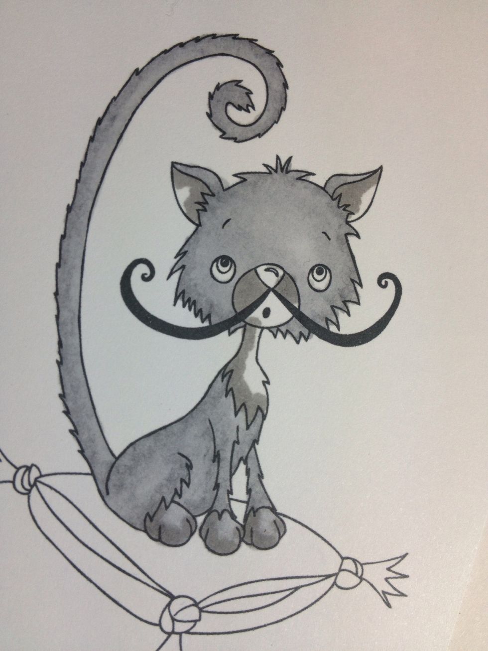 I've finished going over the main body and now taking another set of 3 greys (cool 2,3 & 4) I've started going over the other sections of the cat (also going over the paws) starting with the darkest