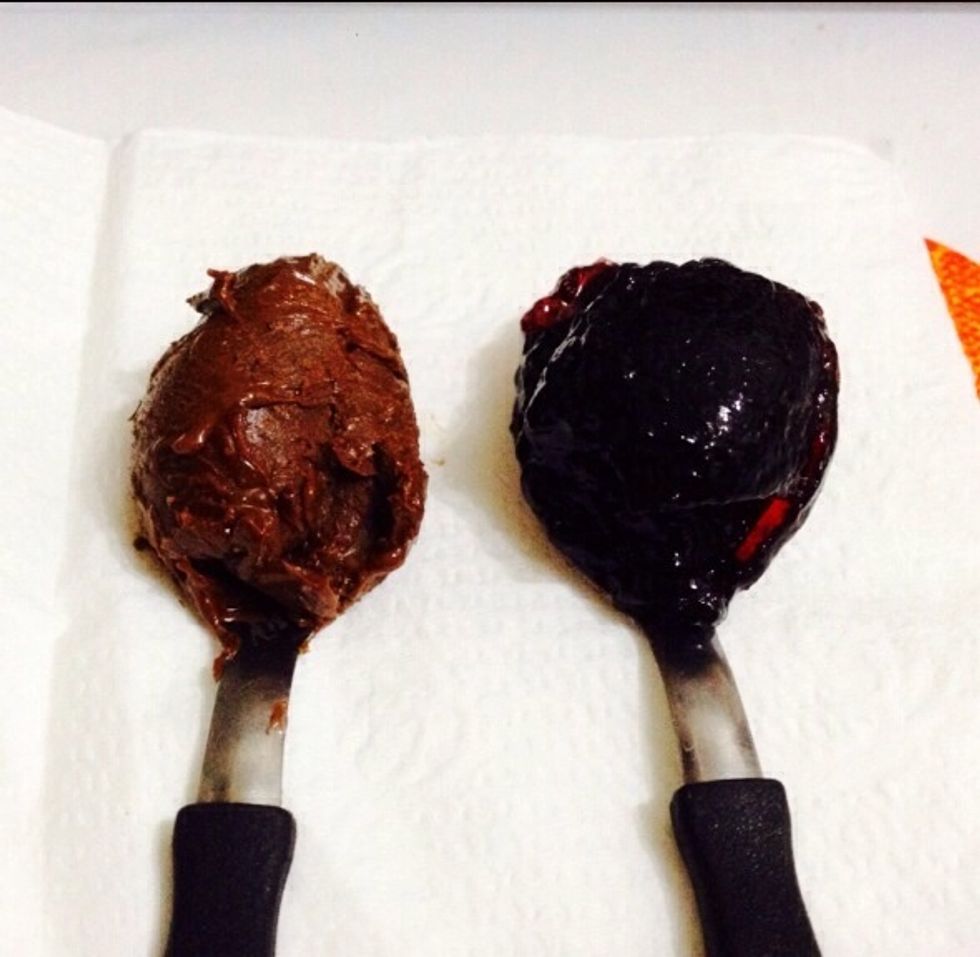 I've used nutella and mulberry jam as filling, but you can choose yours. I like to put filling in the freezer for some time to make it a little bit harder.