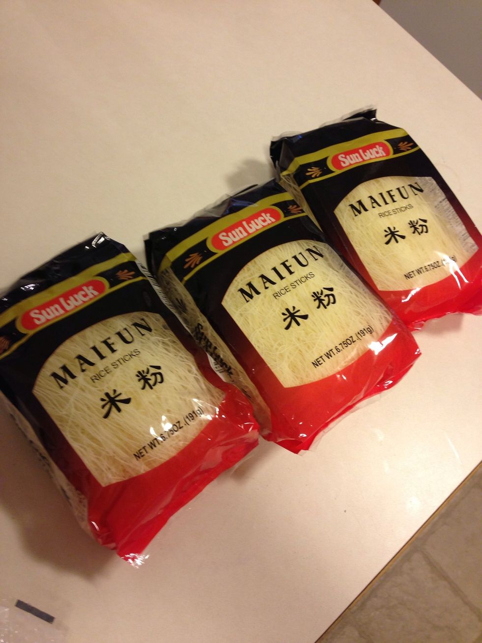 I wasn't paying attention and grabbed maifun, I always use saifun noodles though. The texture is so much better to me, but didn't want to waste it! This is for the pancit