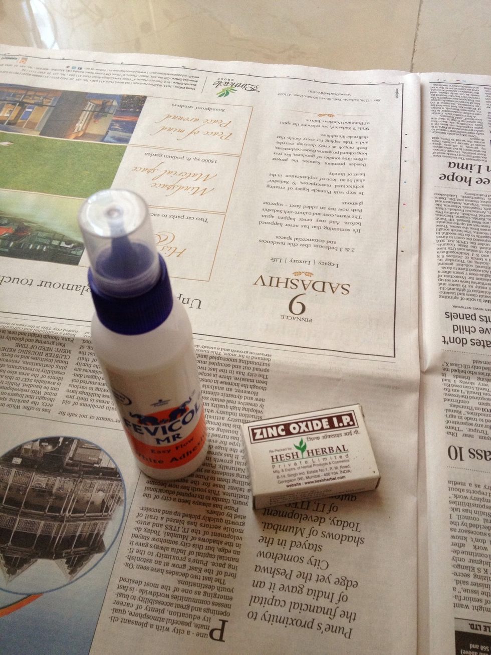 I will begin by first adding zinc oxide paste as the base. You can do this by adding White glue to zinc oxide powder. Quantity is as desired by you. Depends on the surface area of the frame.