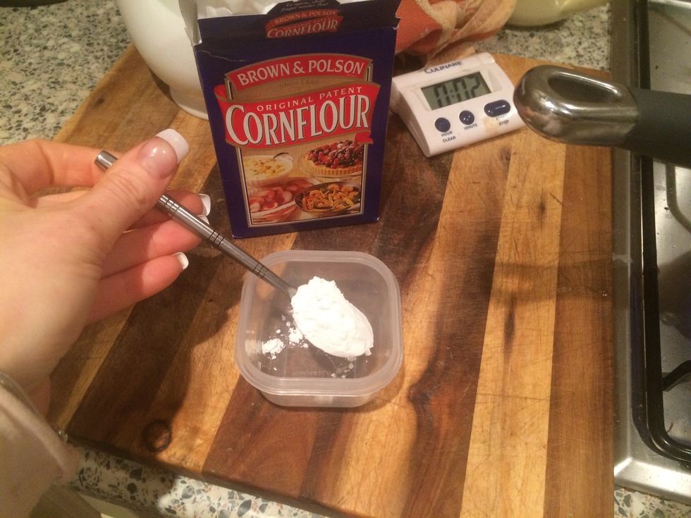 If it's too thin, take a heaped teaspoon of cornflour