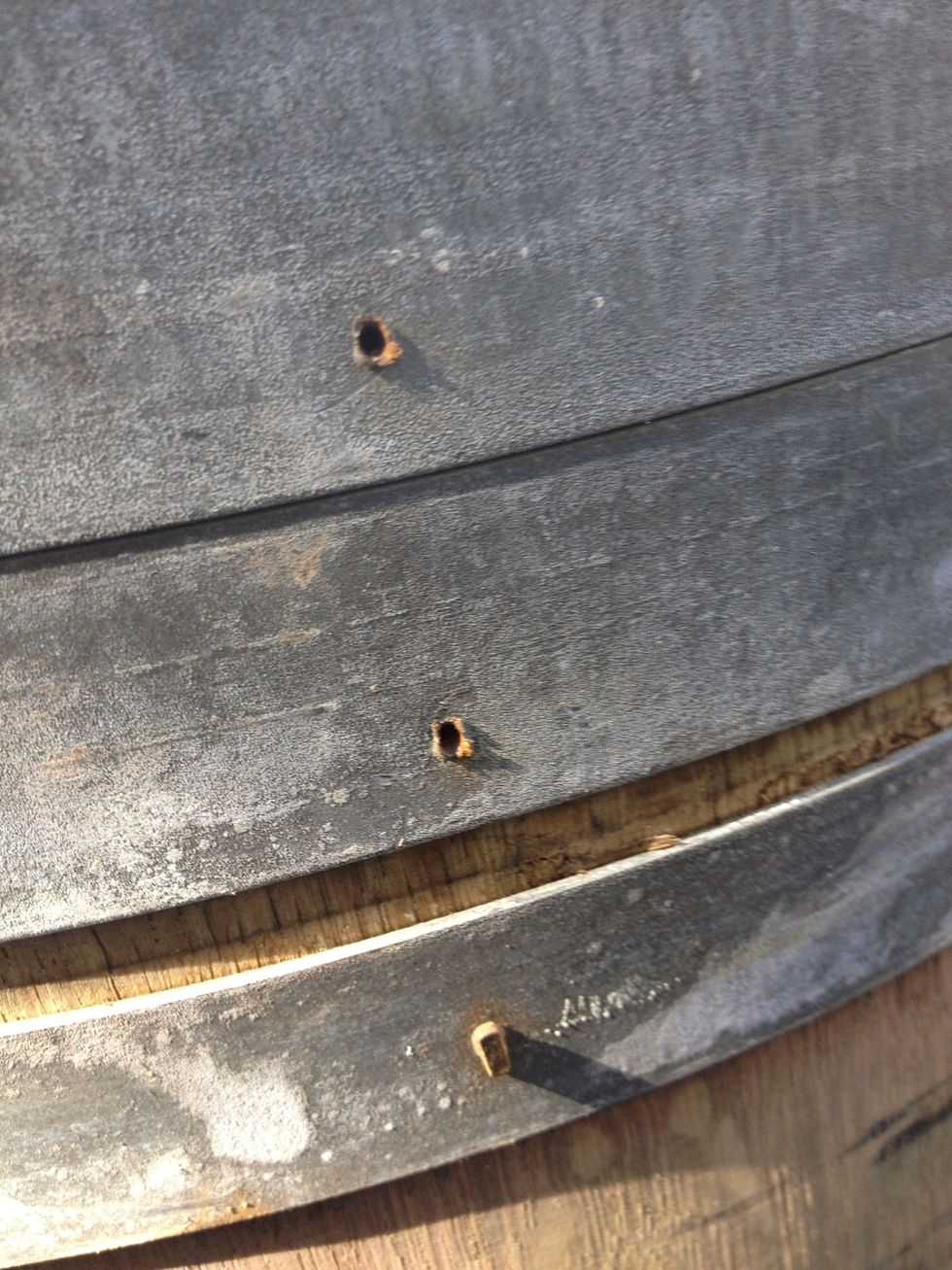 How to disassemble a used wine barrel for other crafts - B+C Guides