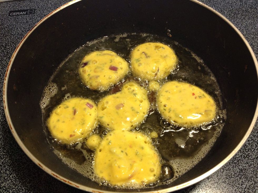 If there's extra batter left, simply make regular pakoda by frying spoonfuls of batter.